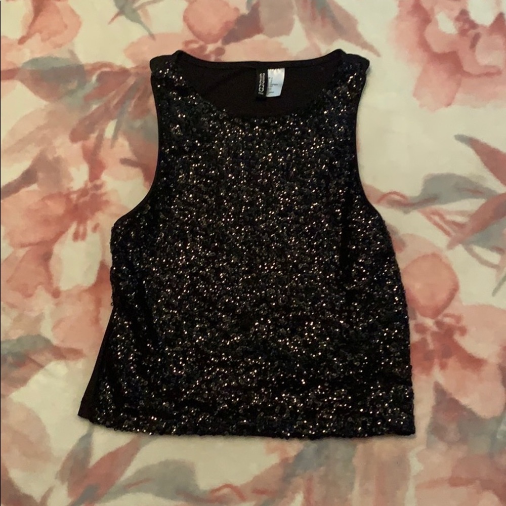 black crop top